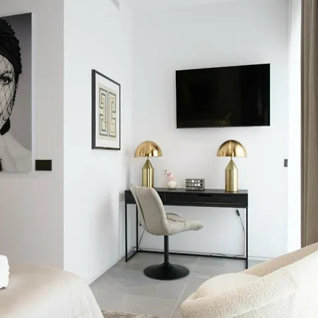 Apartment Opulent Retreat Manor